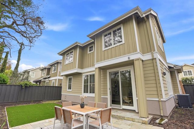 15 Ludina Way, Redwood City, CA 94061