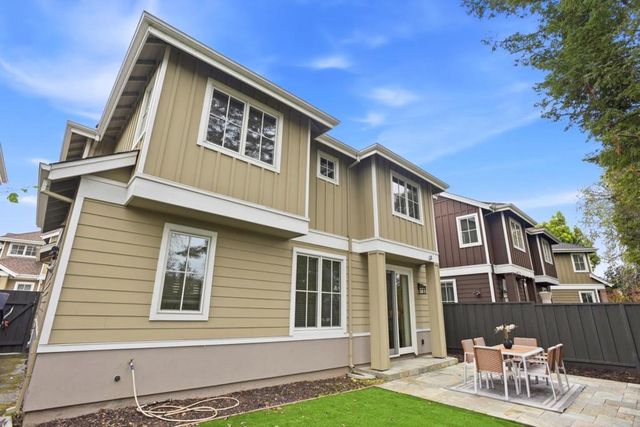 15 Ludina Way, Redwood City, CA 94061