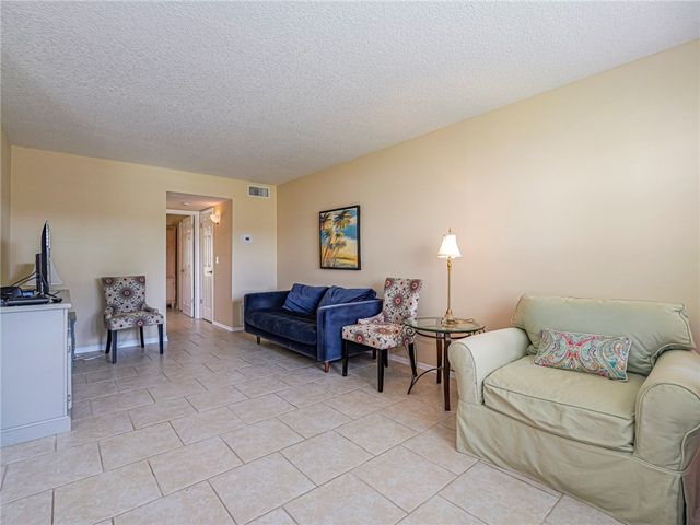 23 Pine Arbor Lane 103, Vero Beach, FL 32962