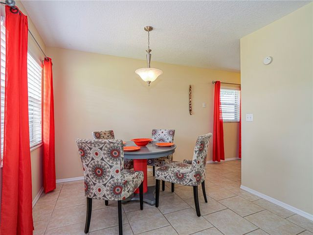 23 Pine Arbor Lane 103, Vero Beach, FL 32962
