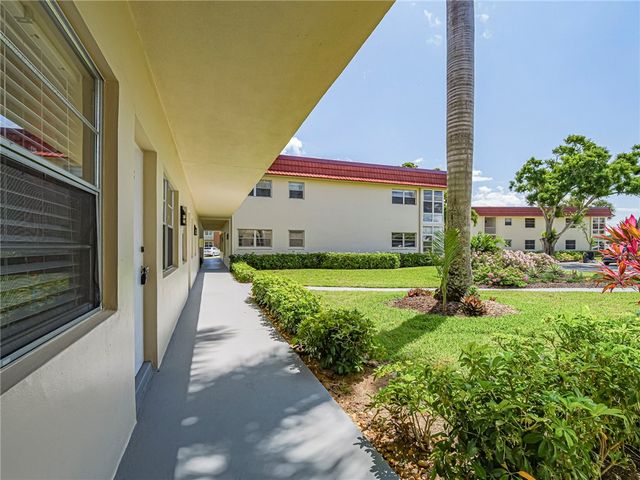 23 Pine Arbor Lane 103, Vero Beach, FL 32962