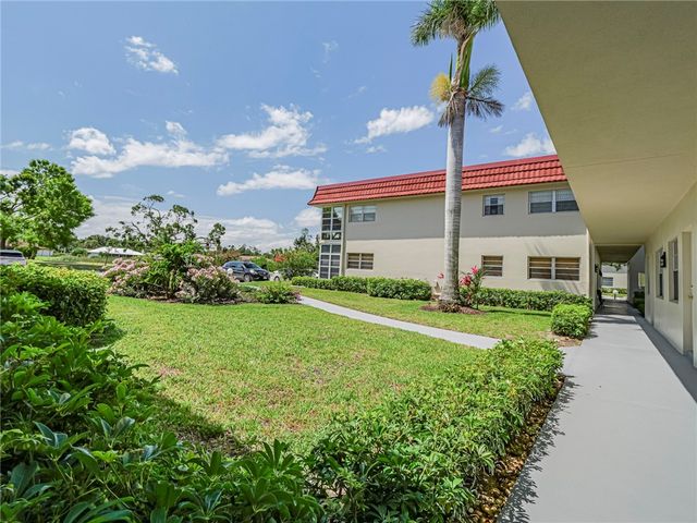 23 Pine Arbor Lane 103, Vero Beach, FL 32962