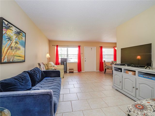 23 Pine Arbor Lane 103, Vero Beach, FL 32962