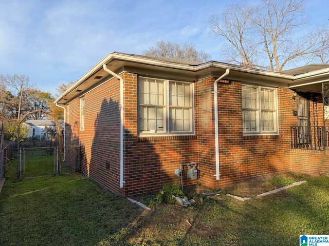 604 40TH PLACE, Fairfield, AL 35064