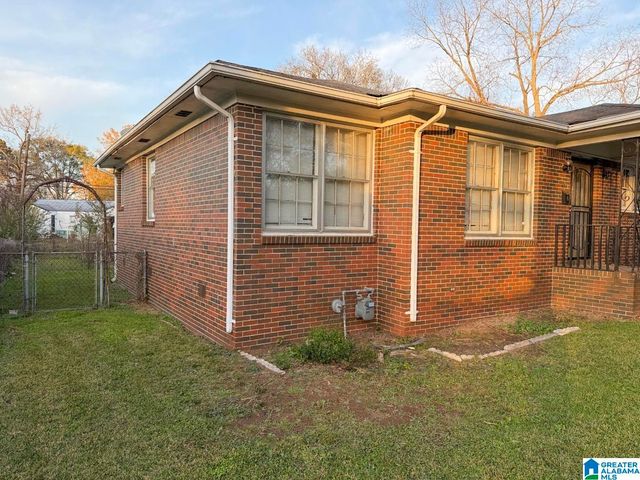 604 40TH PLACE, Fairfield, AL 35064