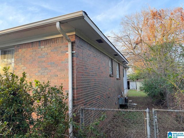 604 40TH PLACE, Fairfield, AL 35064