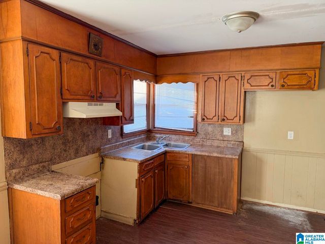 604 40TH PLACE, Fairfield, AL 35064