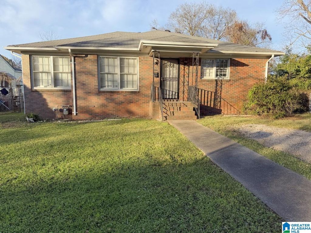 604 40TH PLACE, Fairfield, AL 35064