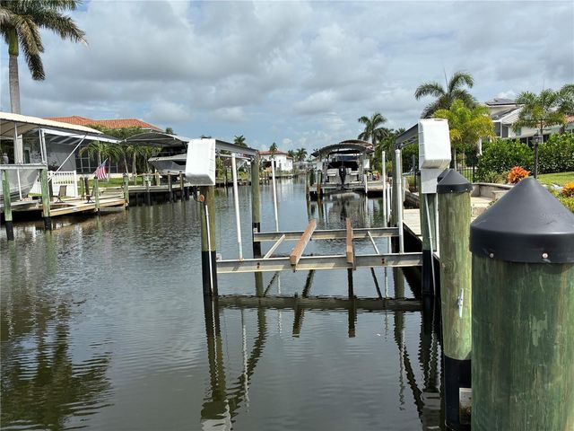 5240 SEMINOLE COURT, Cape Coral, FL 33904