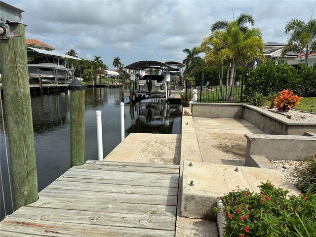 5240 SEMINOLE COURT, Cape Coral, FL 33904