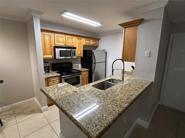 8926 MANOR LOOP 102, Lakewood Ranch, FL 34202