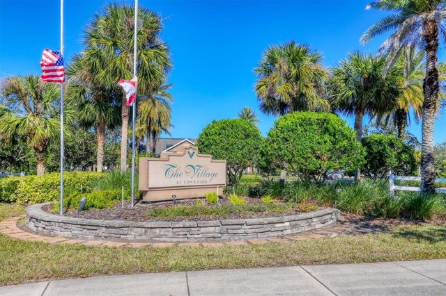 8926 MANOR LOOP 102, Lakewood Ranch, FL 34202