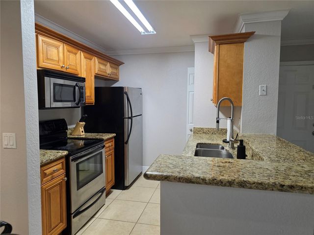 8926 MANOR LOOP 102, Lakewood Ranch, FL 34202