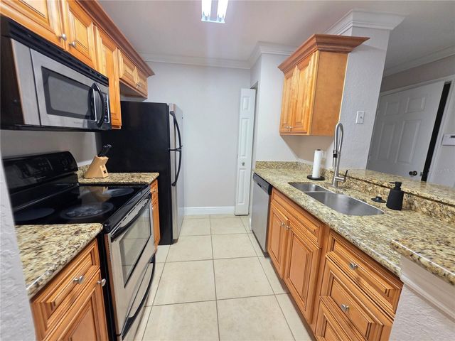 8926 MANOR LOOP 102, Lakewood Ranch, FL 34202