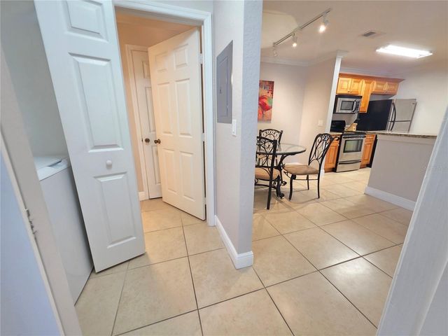 8926 MANOR LOOP 102, Lakewood Ranch, FL 34202