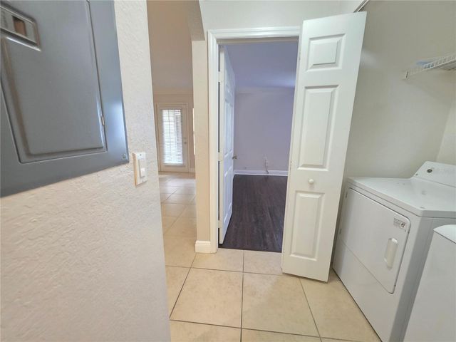 8926 MANOR LOOP 102, Lakewood Ranch, FL 34202