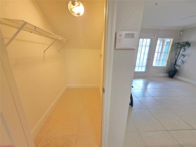 8926 MANOR LOOP 102, Lakewood Ranch, FL 34202