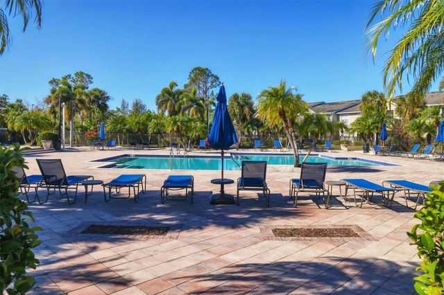 8926 MANOR LOOP 102, Lakewood Ranch, FL 34202