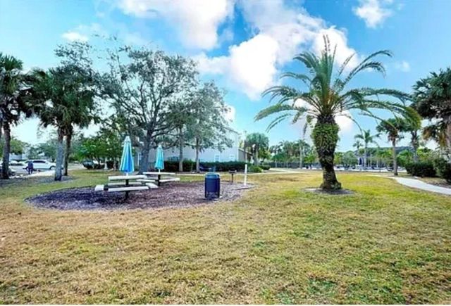 8926 MANOR LOOP 102, Lakewood Ranch, FL 34202