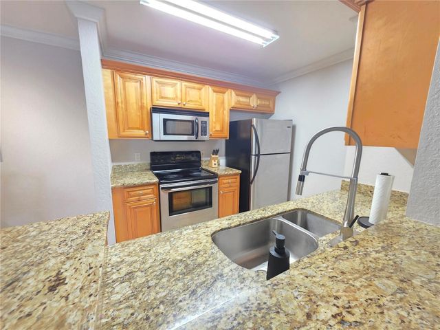 8926 MANOR LOOP 102, Lakewood Ranch, FL 34202