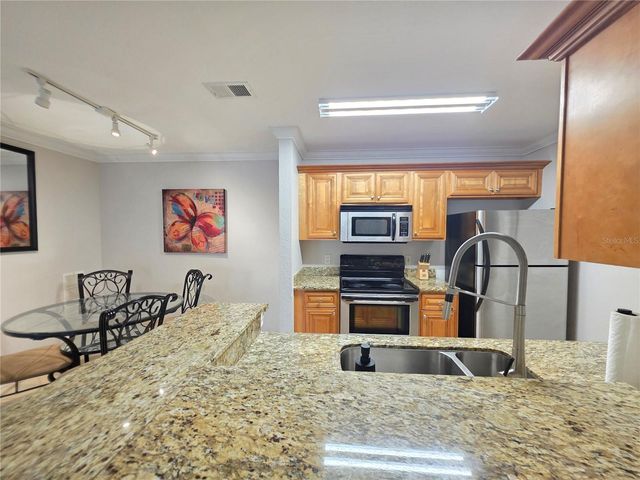 8926 MANOR LOOP 102, Lakewood Ranch, FL 34202