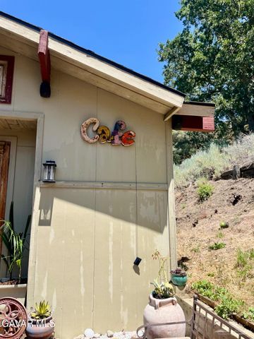 29901 Skyline Drive, Tehachapi, CA 93561