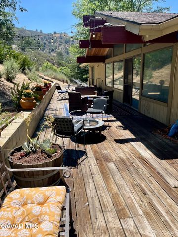 29901 Skyline Drive, Tehachapi, CA 93561