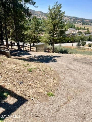 29901 Skyline Drive, Tehachapi, CA 93561