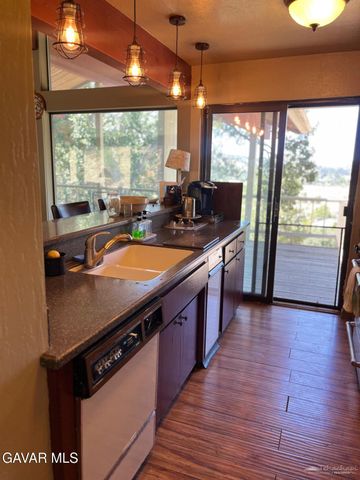 29901 Skyline Drive, Tehachapi, CA 93561