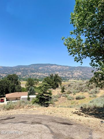29901 Skyline Drive, Tehachapi, CA 93561