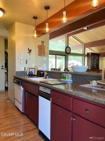 29901 Skyline Drive, Tehachapi, CA 93561