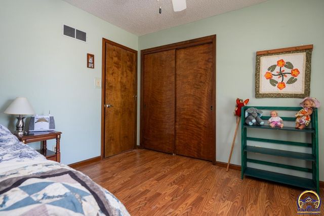 4041 SE 34th TER, Topeka, KS 66605