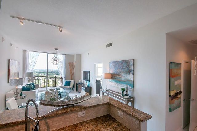 550 Okeechobee Boulevard Uph-05, West Palm Beach, FL 33401