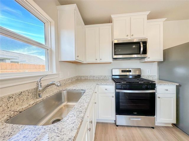 16322 Sweet Grove Drive, Conroe, TX 77303