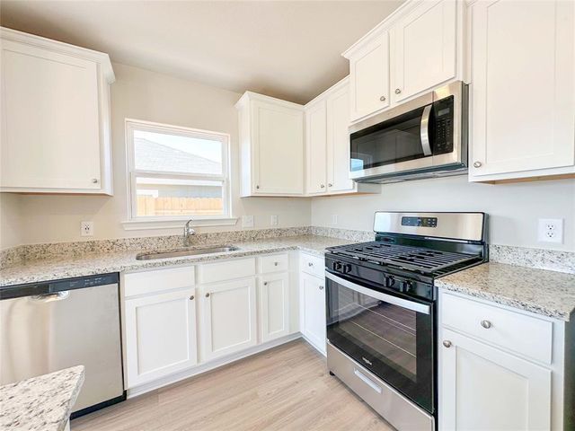 16322 Sweet Grove Drive, Conroe, TX 77303