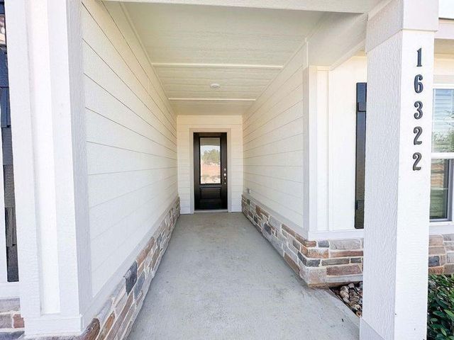 16322 Sweet Grove Drive, Conroe, TX 77303