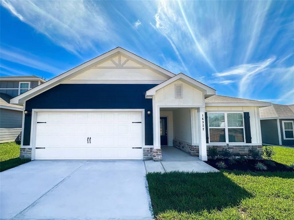 16322 Sweet Grove Drive, Conroe, TX 77303