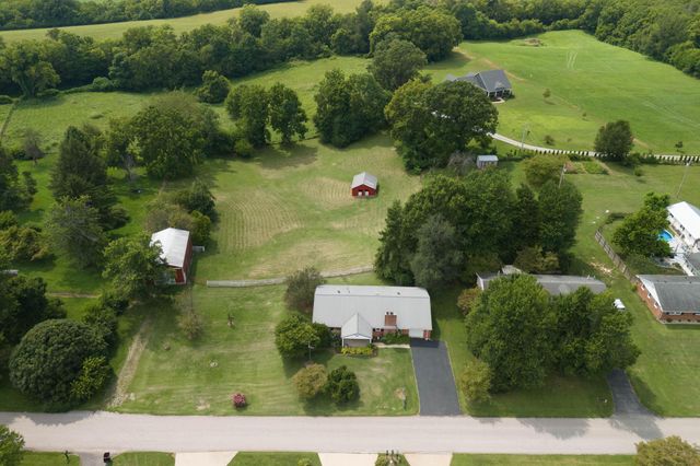 1119 Peacock Road, Paris, KY 40361