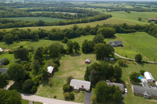 1119 Peacock Road, Paris, KY 40361