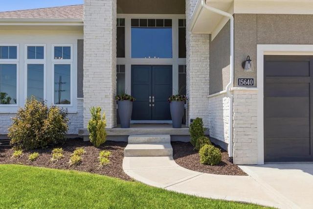 15640 Delmar Street, Overland Park, KS 66224