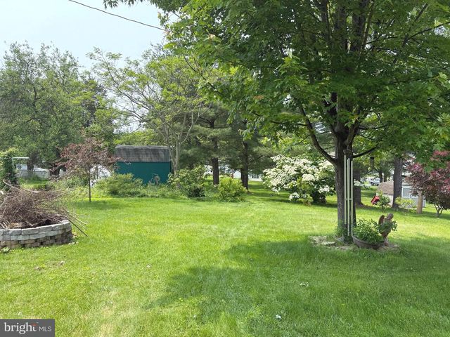 32 MEADOW LN, Gettysburg, PA 17325