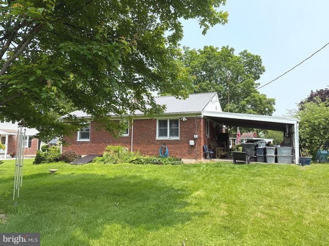 32 MEADOW LN, Gettysburg, PA 17325