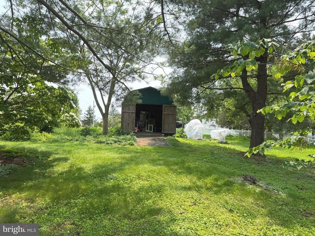 32 MEADOW LN, Gettysburg, PA 17325