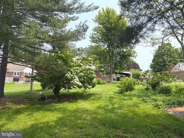 32 MEADOW LN, Gettysburg, PA 17325