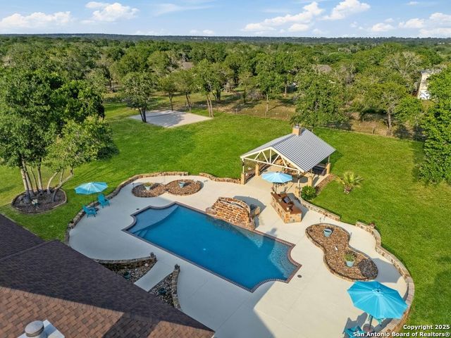 7627 FM 775, La Vernia, TX 78121