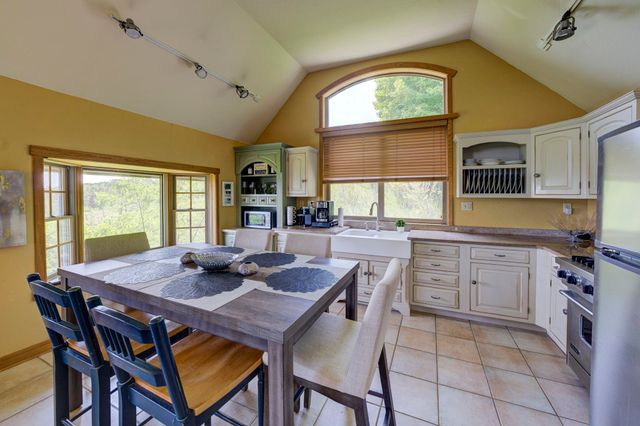 10702 E Hill Top Road, Suttons Bay, MI 49682