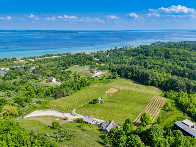 10702 E Hill Top Road, Suttons Bay, MI 49682