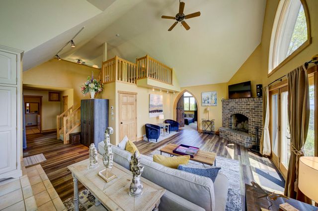 10702 E Hill Top Road, Suttons Bay, MI 49682