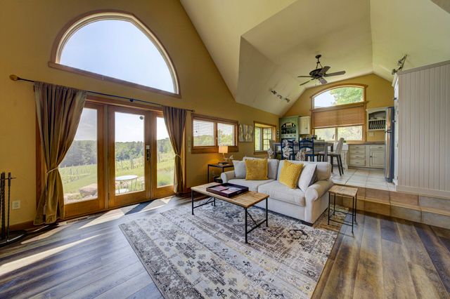 10702 E Hill Top Road, Suttons Bay, MI 49682