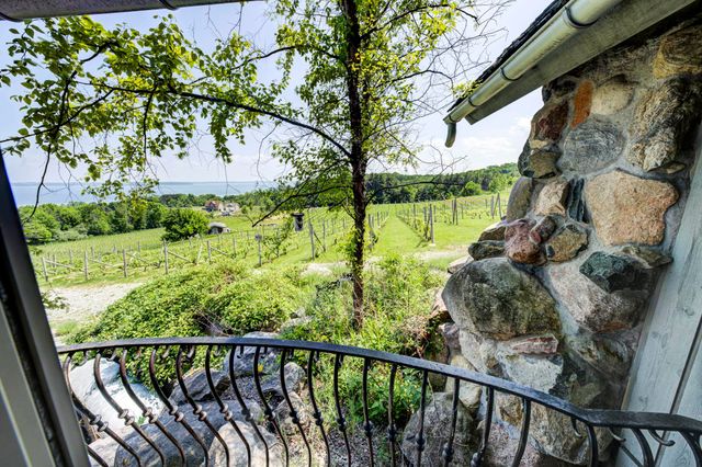 10702 E Hill Top Road, Suttons Bay, MI 49682